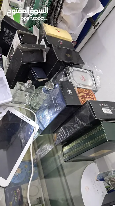 علب عطور فاضيه