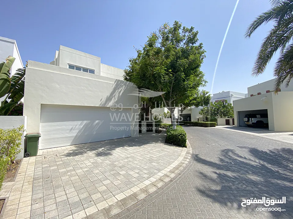 Spacious 4 Bedroom Villa for Sale in Al Mouj