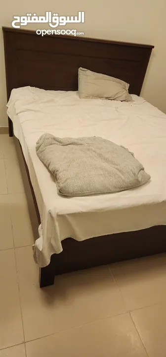 سرير كوين مع الفراش استعمال شهر