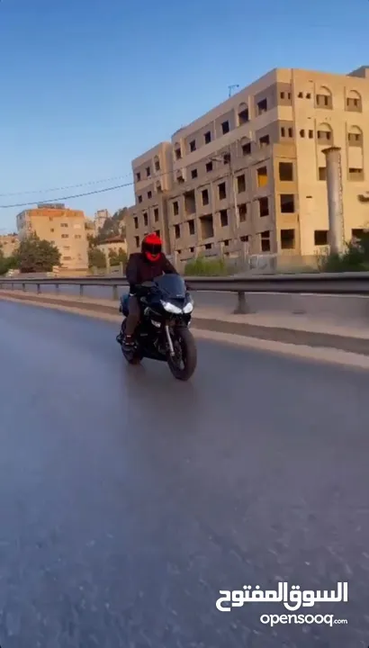 دراجة نارية نوع Kawasaki Ninja 650R