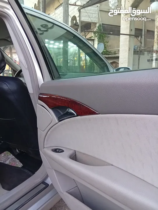 مرسيدس للبدل على احدث e200 كرت ابيض 2004