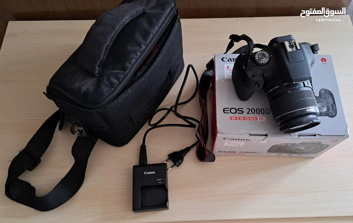 Canon EOS 2000D مع حقيبة وميموري - استخدام خفيف جداً (بحالة الوكالة)