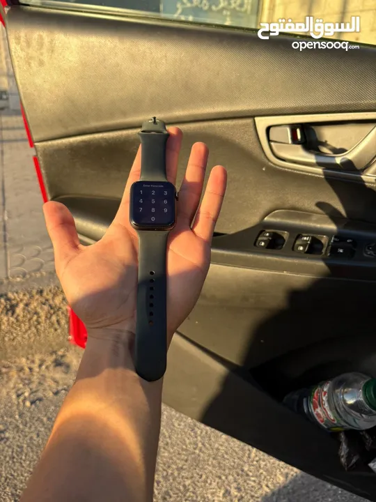 ابل واتش SE بحالة ممتازه // Apple watch SE