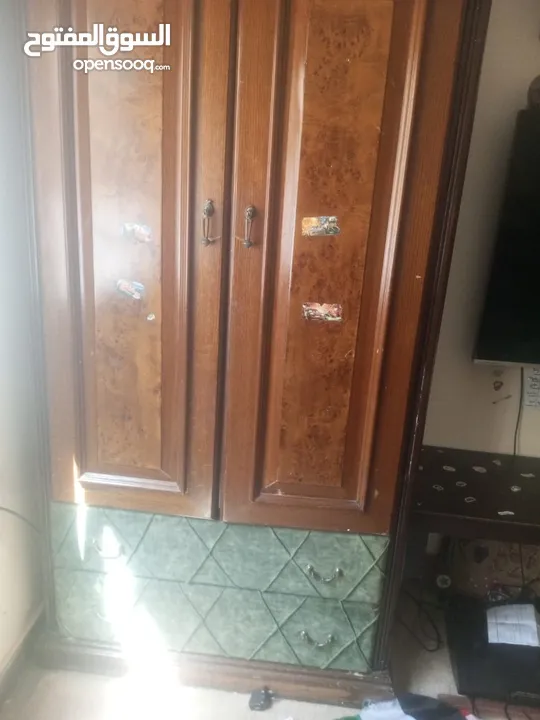 غرفة نوم لون بني