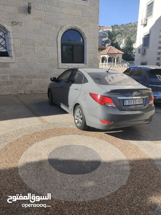 هيونداي اكسنت موديل 2019 اصل كوري لون مميز سياره نضيفه وخاليه من العيوب والمشاكل و الضربات .