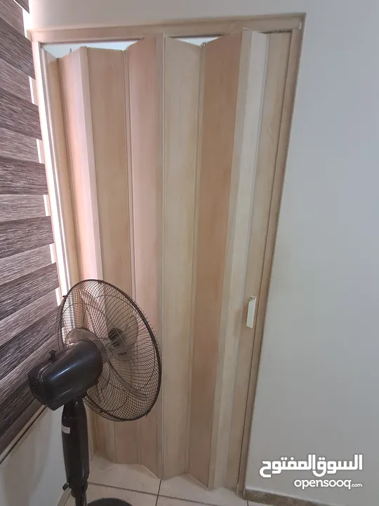 أبواب اوكورديون عدد 3 للبيع بحالة جيدة جدا