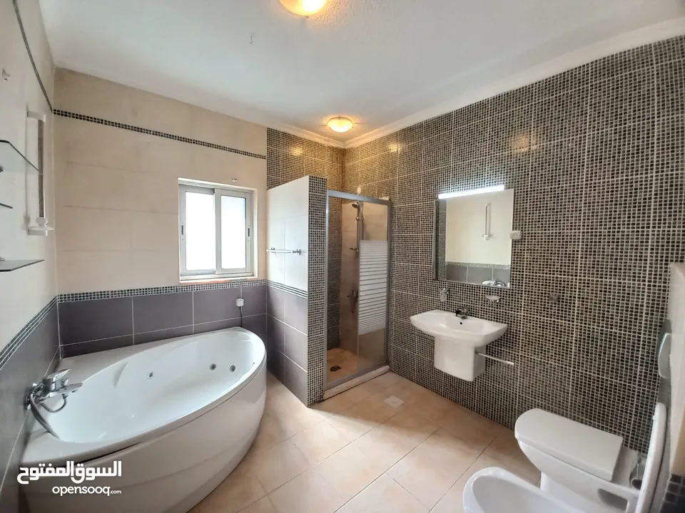 شقة غير مفروشة للإيجار 400م2 ( Property 19553 )-175107001