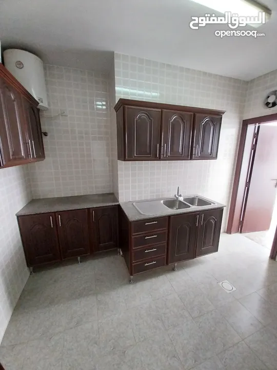 شقه  للايجار في الخوير Apartment for rent in Al Khuwair