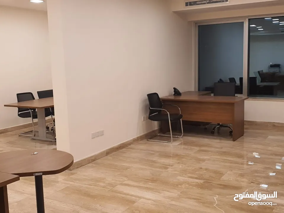مكتب تجاري للبيع – شارع مكة – موقع مميز  يصلح لجميع الانشطة التجارية