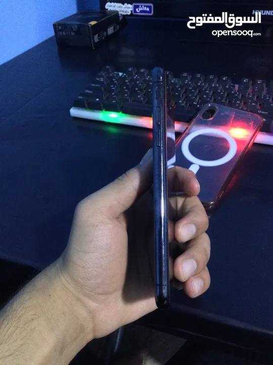 iPhone X  64GB  رمادي مش مغير اشي التلفون نظيف للبيع او للبدل على شاشة Pc