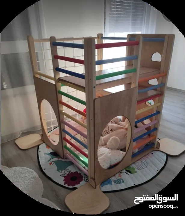 خزائن ومكتبات خشبية تصميم يدوي