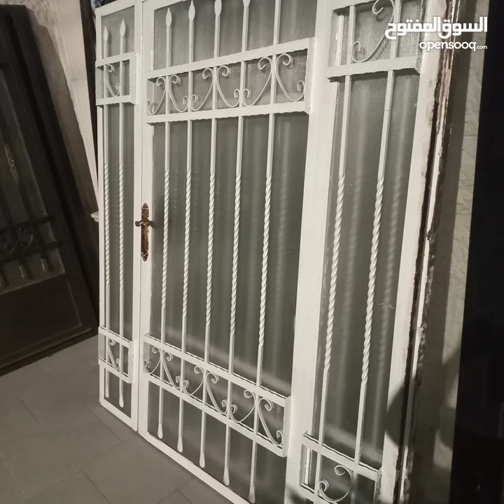باب حديد عدد 2  بحال الوكاله عرض 170 ارتفاع 205