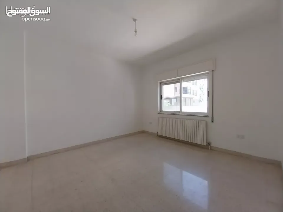 شقة للايجار في الدوار الرابع  ( Property 33512 )