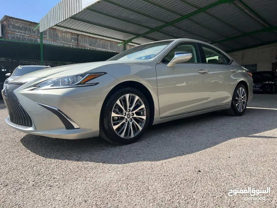 LEXUS ES 300 2021-لكزس 2021