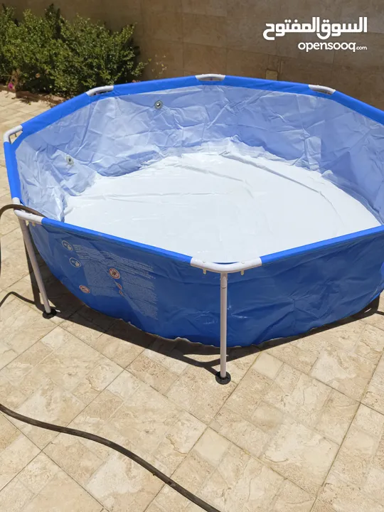 بركة سباحة