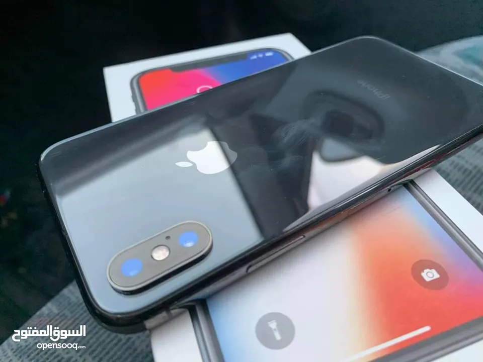متوفر ايفونات XS الاصلي جيجا 64  و 256 بطارية مشكل هدية كفر ولزقة وشاحن الاصلي متوفر توصيل