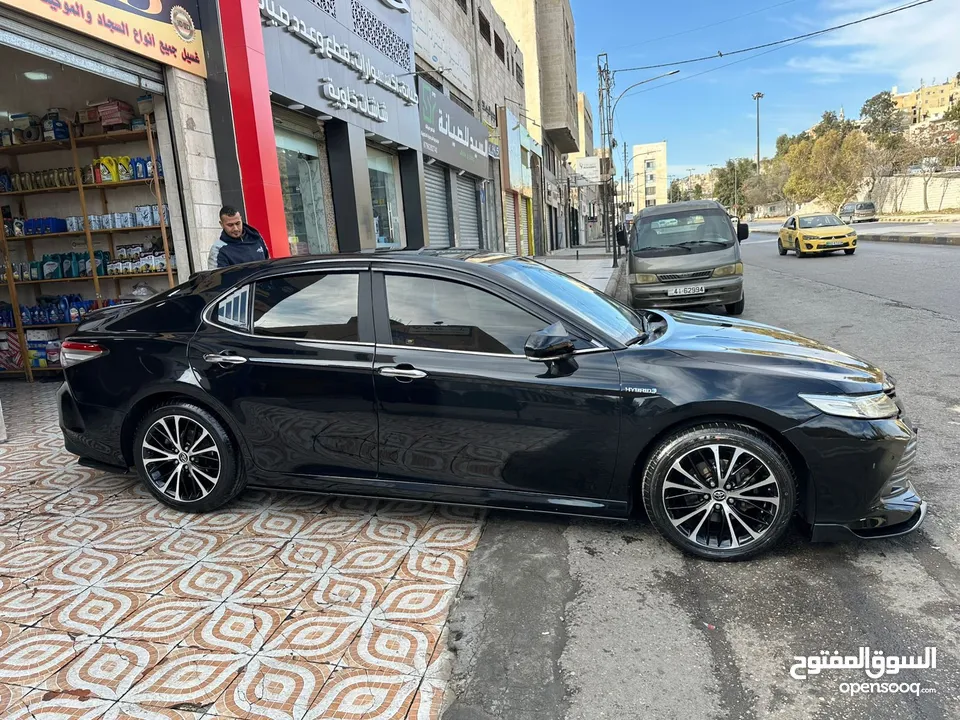 توصيل الى سوريا ولبنان والشام باحدث السيارات والباصات استقبال من المطار والمعابر الحدودية خدمه آمنه
