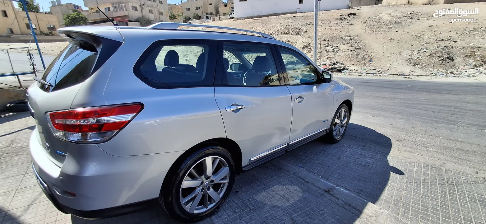 نيسان باثفيندر مستعمل للبيع  موديل 2017