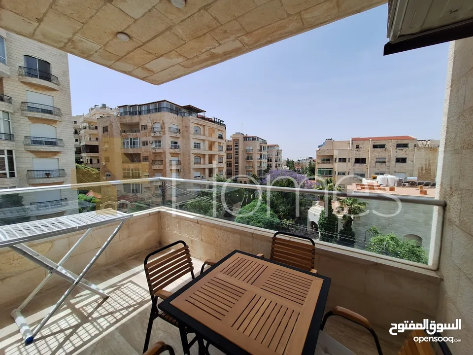 شقة اخير مع روف للبيع في الرابية بمساحة اجمالية 254م