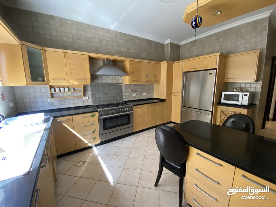 شقة مفروشة للإيجار 186م2 ( Property 16375 )-175072891
