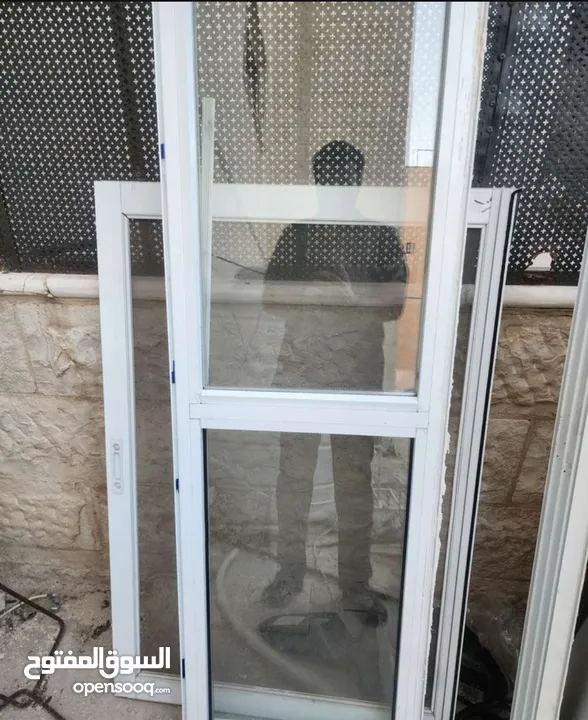 شباك مستعمل للبيع نظيف