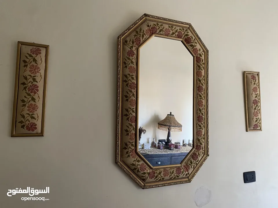 طاولة شاشة تلفزيون  اسود زجاج طبقات  من الامارات مرآة حائط