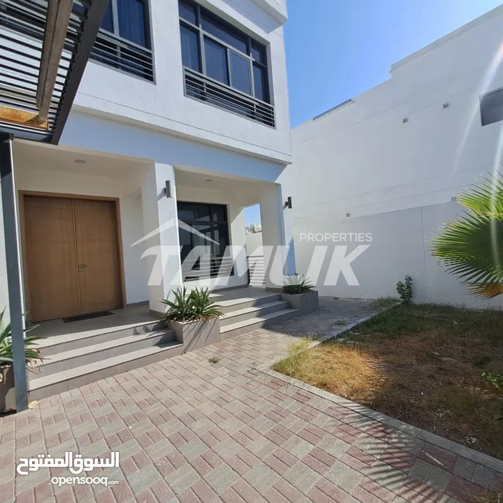 Luxury Standalone Villa for Rent in Shatti Al Qurum  REF 899YB