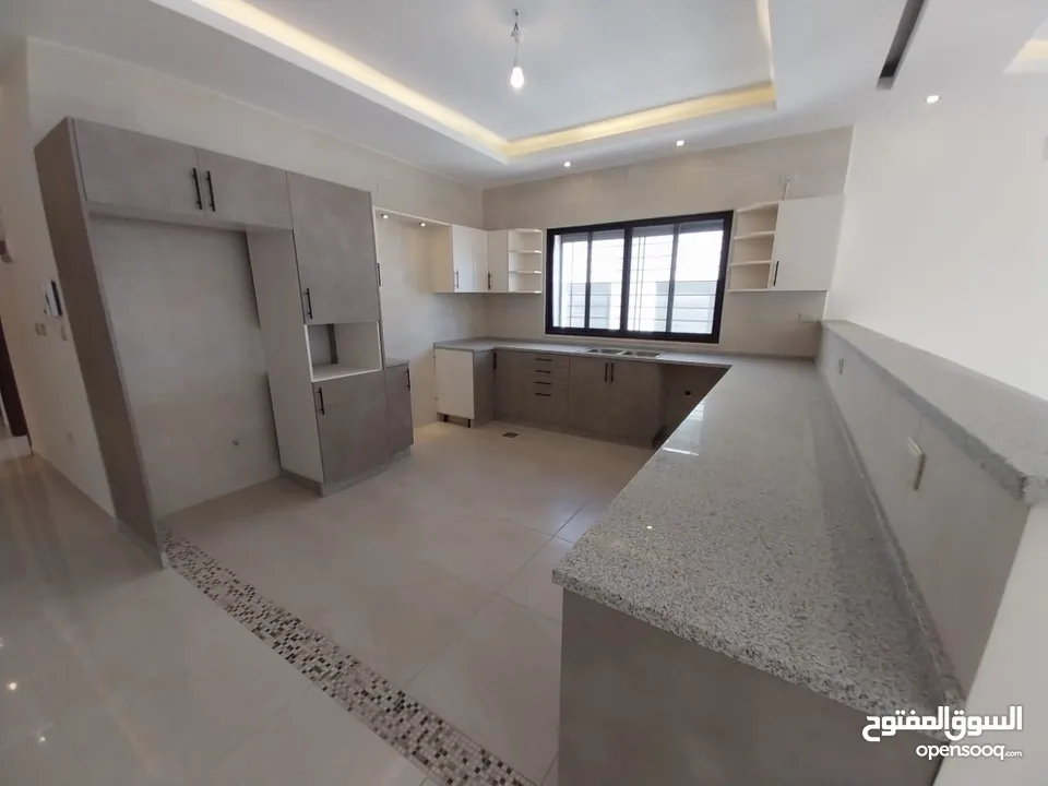 شقة غير مفروشة للإيجار ( Property 38688 )-175034701