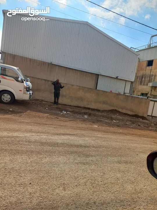 هناجر (مستودعان) على شارعين مستقلين للبيع