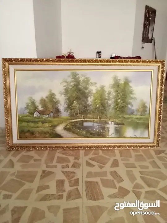 برواز فخم وثقيل مرسوم رسم وليست مطبوعة