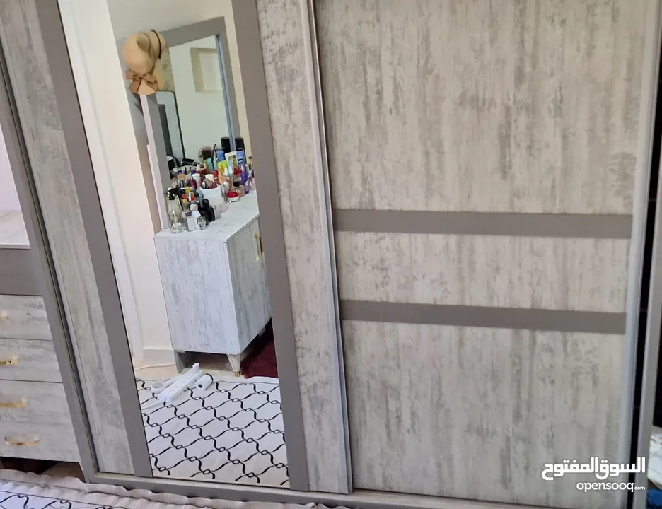 بيع غرف نوم ماستر نظيف مميزه بدون الفرشه