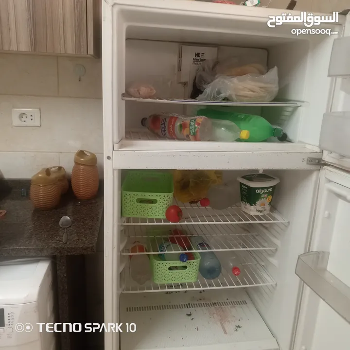 ثلاجه بحاله ممتازه تبريد هواء عمرها ماتصلحت للبيع موجوده بالهاشمي الشمالي