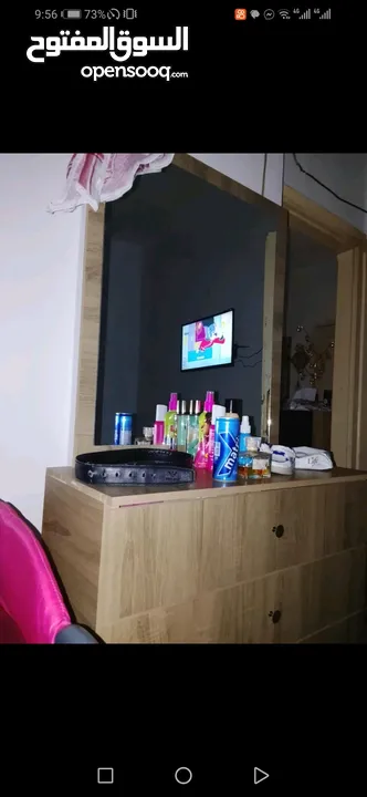غرفة نوم بحاله الوكاله وطقم كنب بحال الوكاله سبع مقاعد للبيع بسعر مناسب