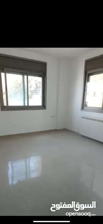 ثلاث غرف نوم غير مفروش ام الشرايط قرب جامع اليرموك