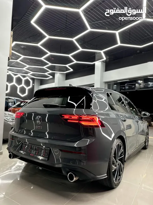 Gti mk8 - لون مميز - فل اضافات - عداد 30 الف - بحال الوكالة ولا غرام دهان