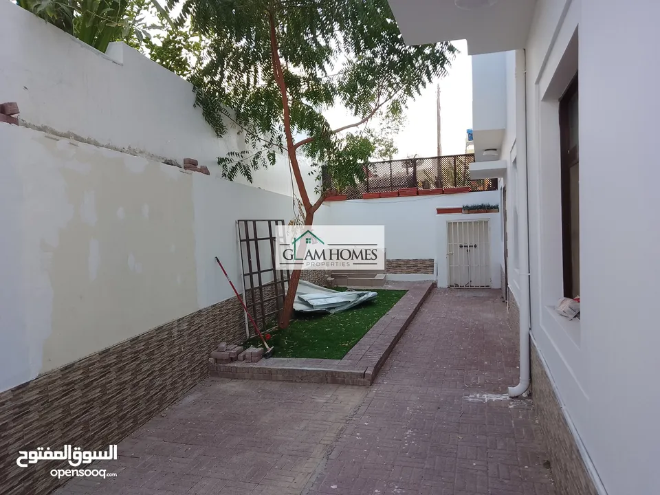 Glamorous 7 BR villa for sale in MQ Ref: 635J