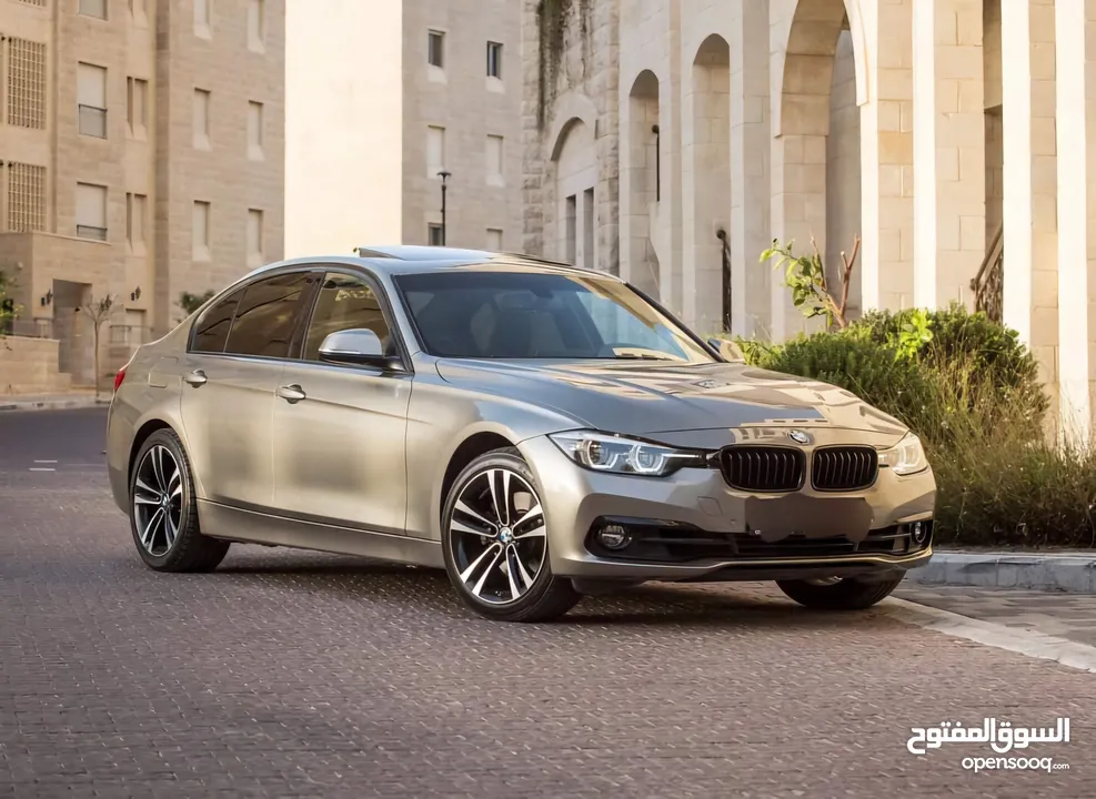 للبيع bmw 330i مميزة كليا