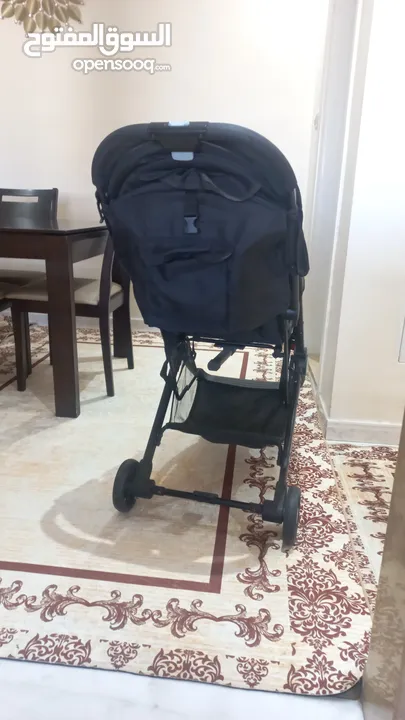 عرباية أطفال شبه جديدة للبيع