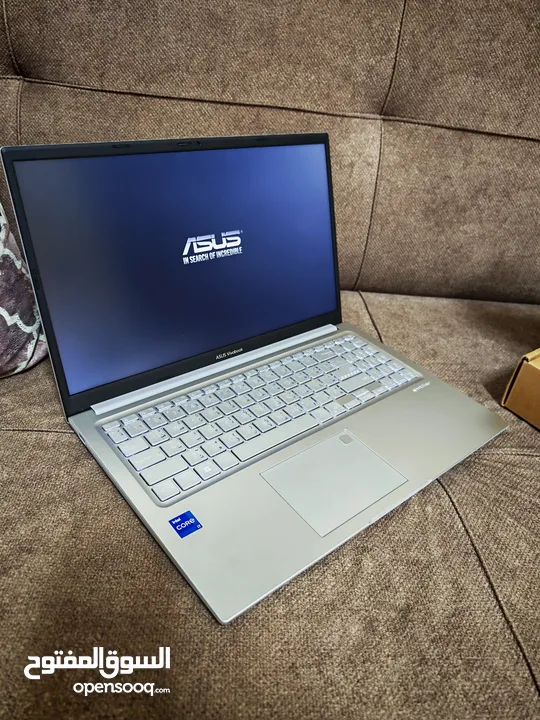 Asus Vivobook i7-13th gen بحالة الوكالة تماما