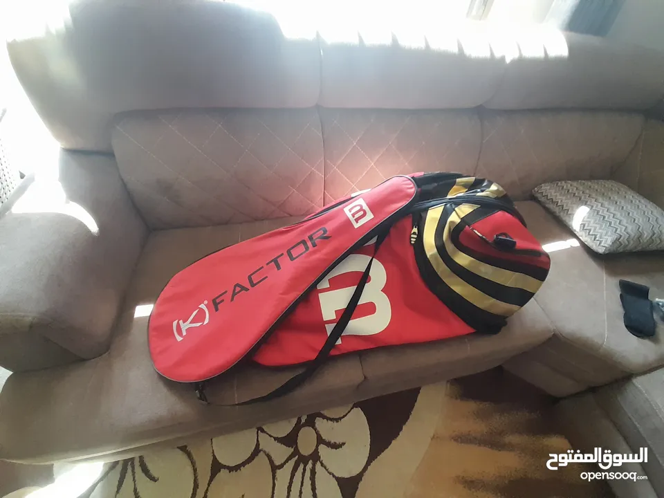 مضارب تنس ارضي جديده للبيع بحاله ممتازه جدا وماركات