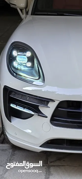 Porsche macan 2019  رمادي فاتح  وارد الوكاله مالك واحد   مواصفات خاصه ...مالك واحد  بسعر مميز