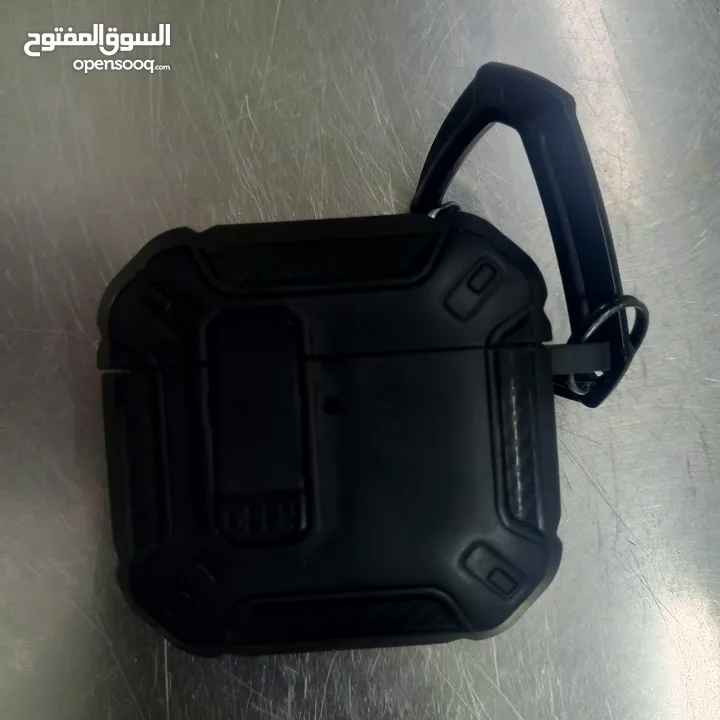 ايربودز 4 للبيع اصليه 100٪ مع المعاينه