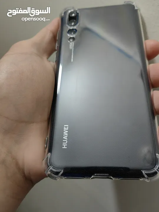 Huawei phone p20 Pro in excellent condition with Accessories .Support Google play services