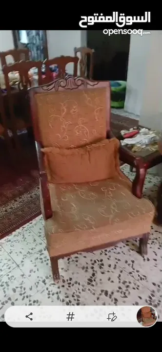 طقم كنب مستعمل للبيع بحالة مقبوله السعر قابل للتفاوض