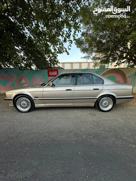 BMW e34 520 للبيع