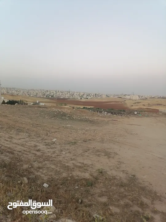 عده قطع قرب شارع المطار اليادوده