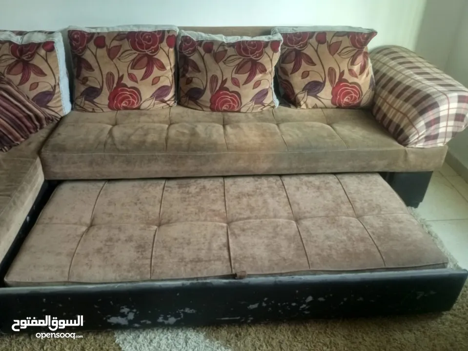طقم كورنر + قطعه ثلاثيه قابل للفتح إلى سرير