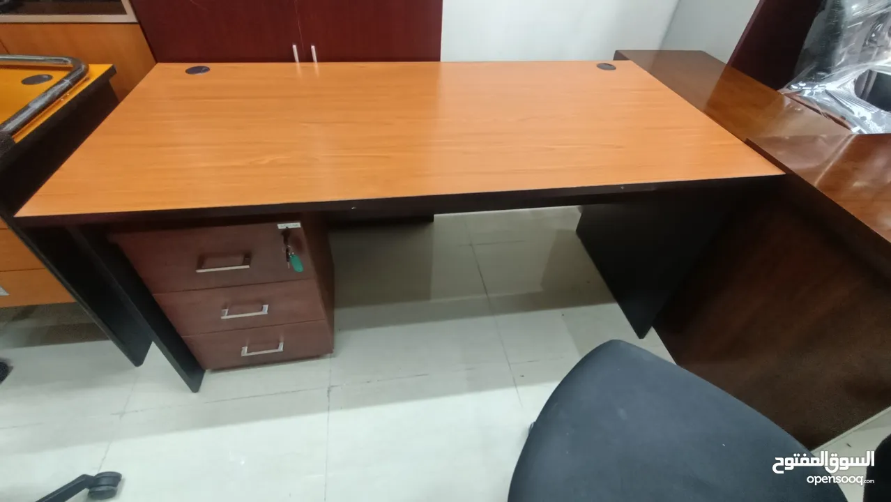 office sofa selling and buying