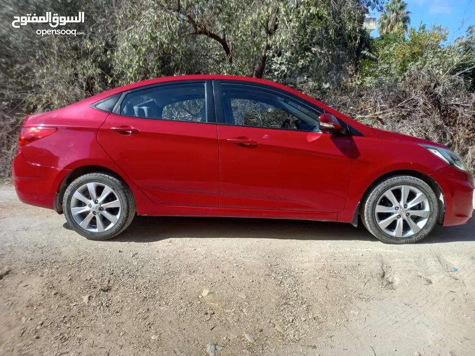 هيونداي اكسنت 2013 فتحة سقف محرك 1600 للبيع