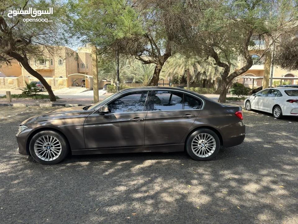 BMW 320i صبغ الوكالة